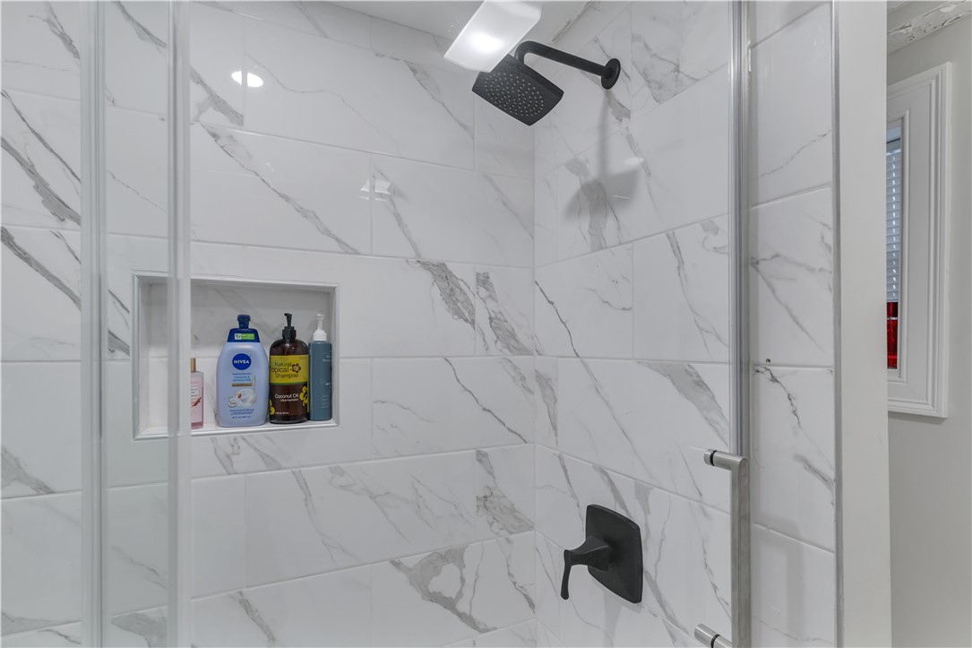 215 Kenyon Avenue Pawtucket, RI 02861 - Photo 10 of 16