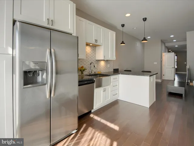 $2,800 | 3822 Manayunk Avenue, Philadelphia, PA 19128