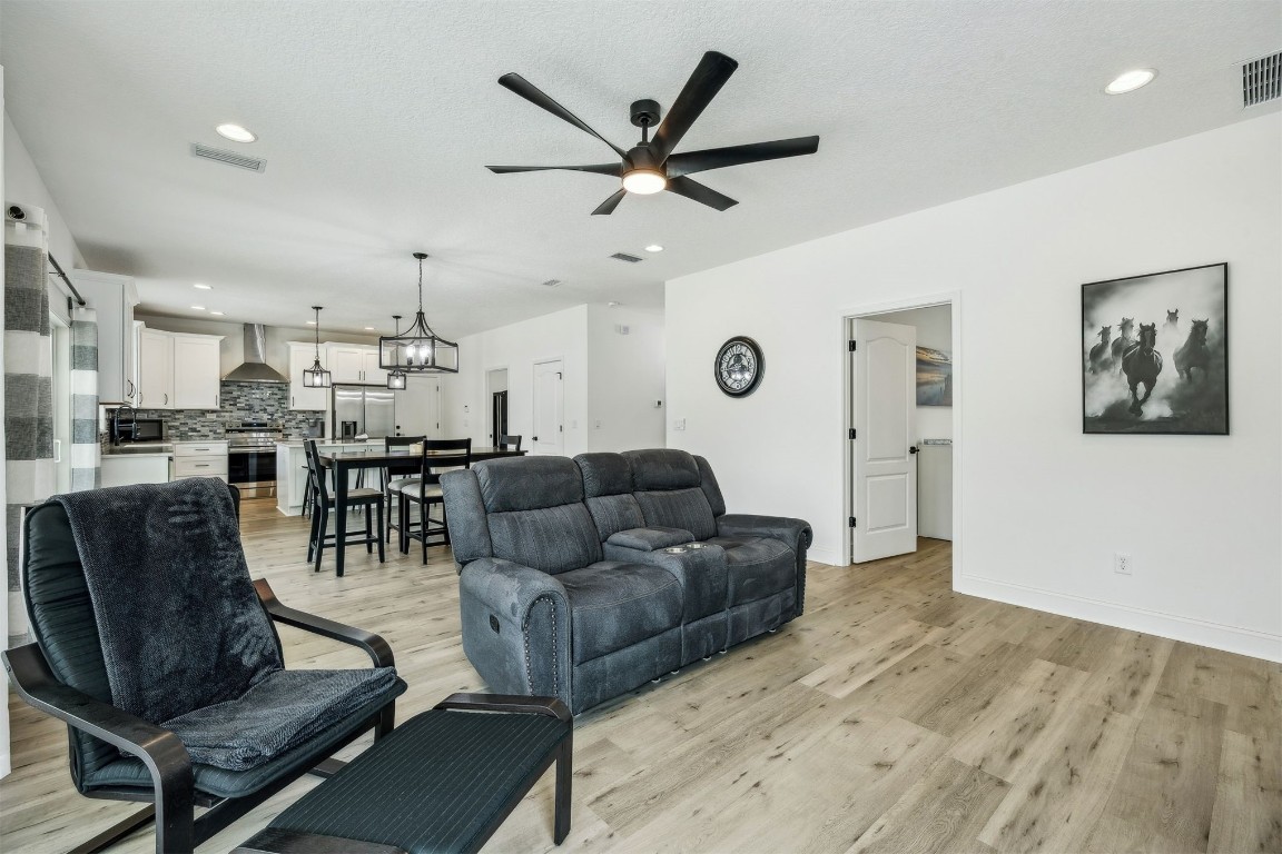 15466 Bullock Bluff Road Bryceville, FL 32009 - Photo 5 of 54 Living Room