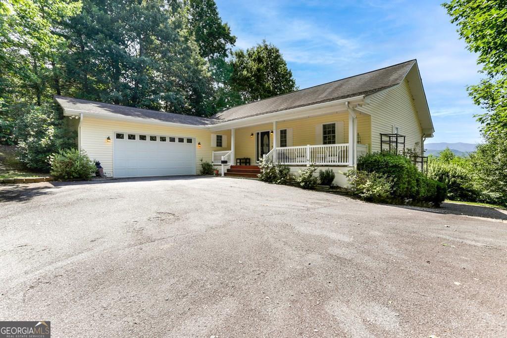 847 Scarlett Way Young Harris, GA 30582 - Photo 2 of 48