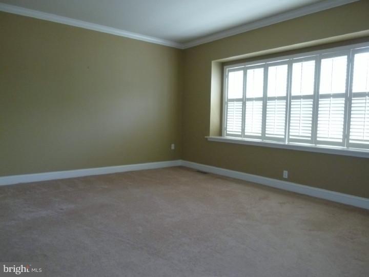 32 Mill Road Havertown, PA 19083 - Photo 3 of 24 Living Room
