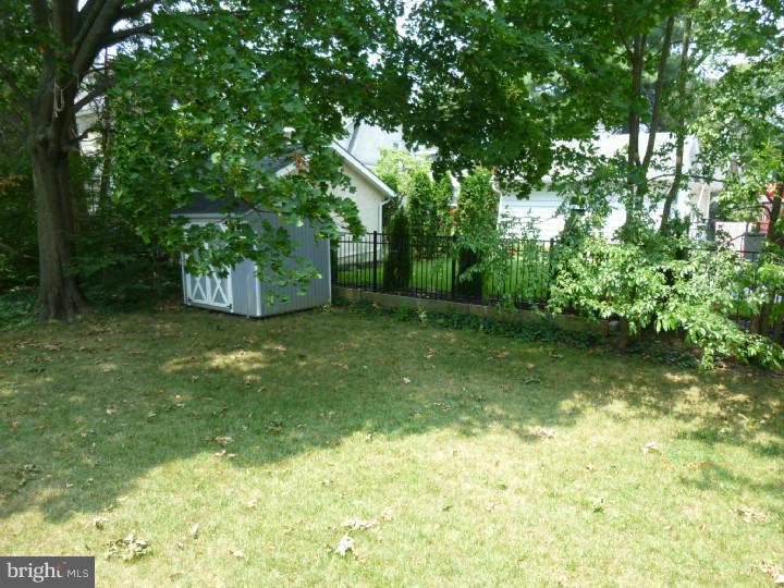 32 Mill Road Havertown, PA 19083 - Photo 23 of 24 Exterior Back