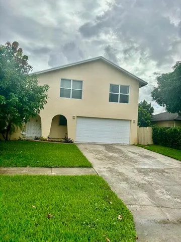 $3,900 | 650 Toxaway Drive, West Palm Beach, FL 33413