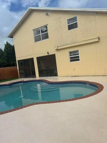 $3,900 | 650 Toxaway Drive, West Palm Beach, FL 33413