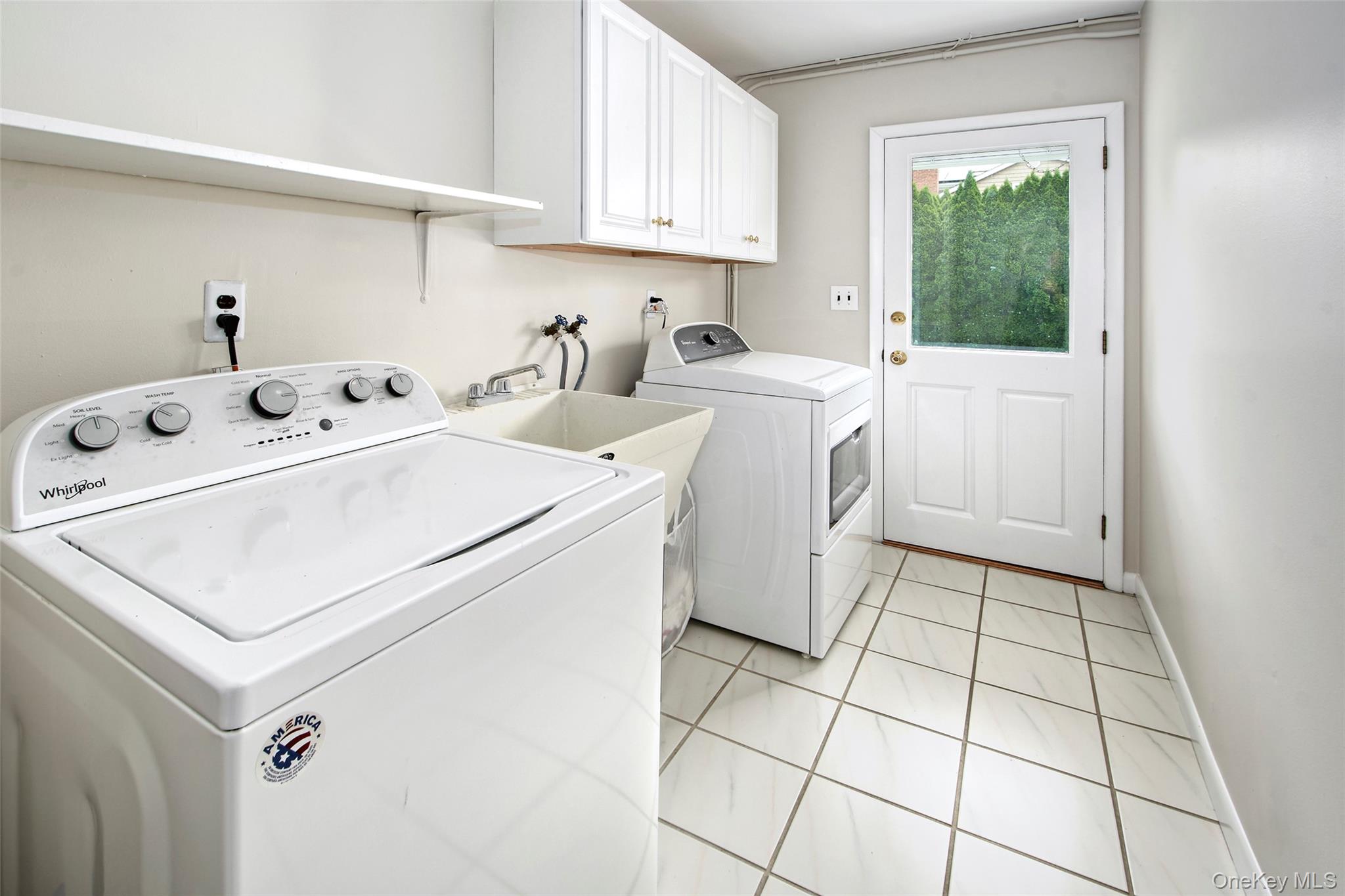 3 Bonwit Road Rye Brook, NY 10573 - Photo 16 of 31 Sizable laundry area with side door entrance and endless possibilities.