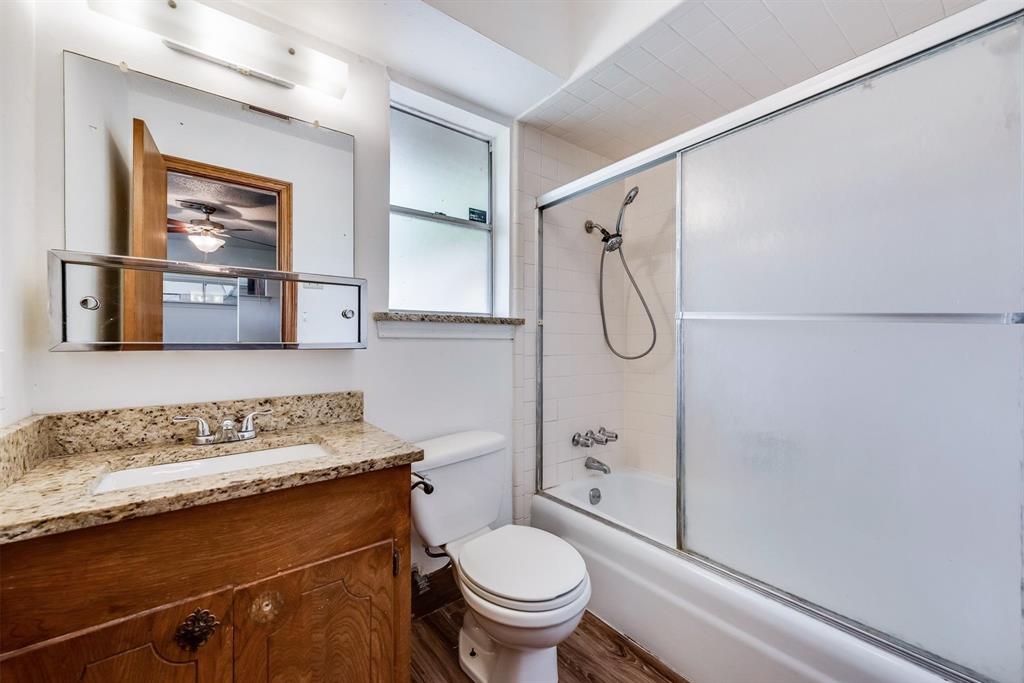 3217 Ridgeview Lane Irving, TX 75062 - Photo 13 of 19