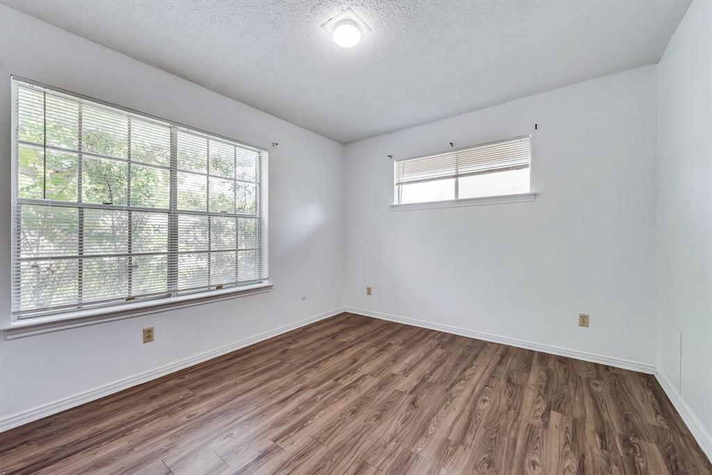 3217 Ridgeview Lane Irving, TX 75062 - Photo 14 of 19