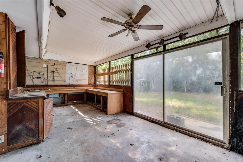 3217 Ridgeview Lane Irving, TX 75062 - Photo 17 of 19