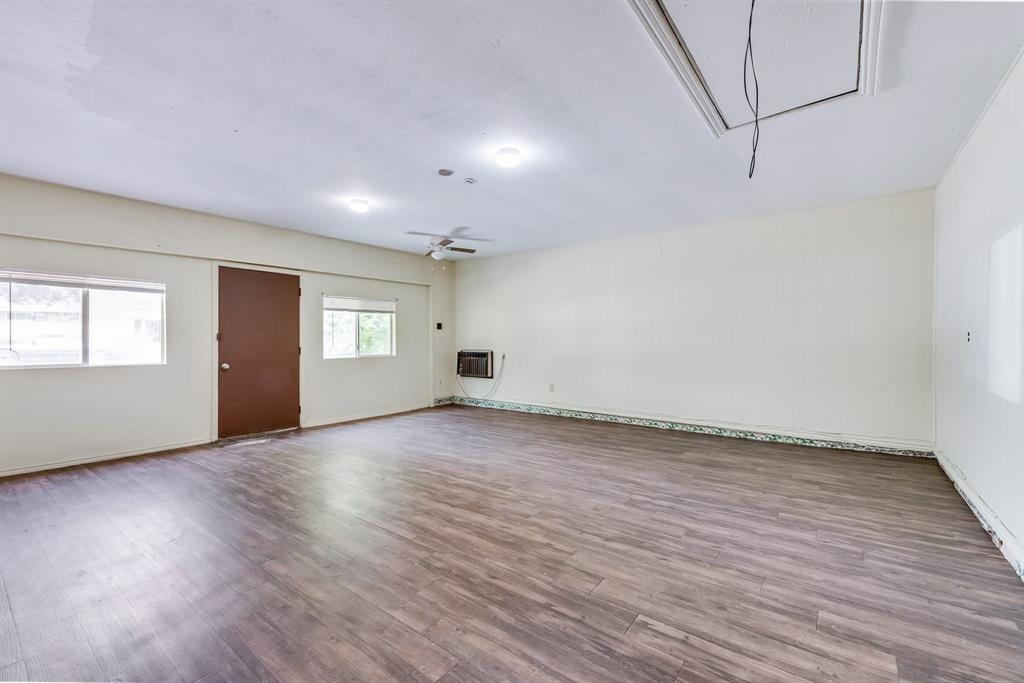 3217 Ridgeview Lane Irving, TX 75062 - Photo 10 of 19