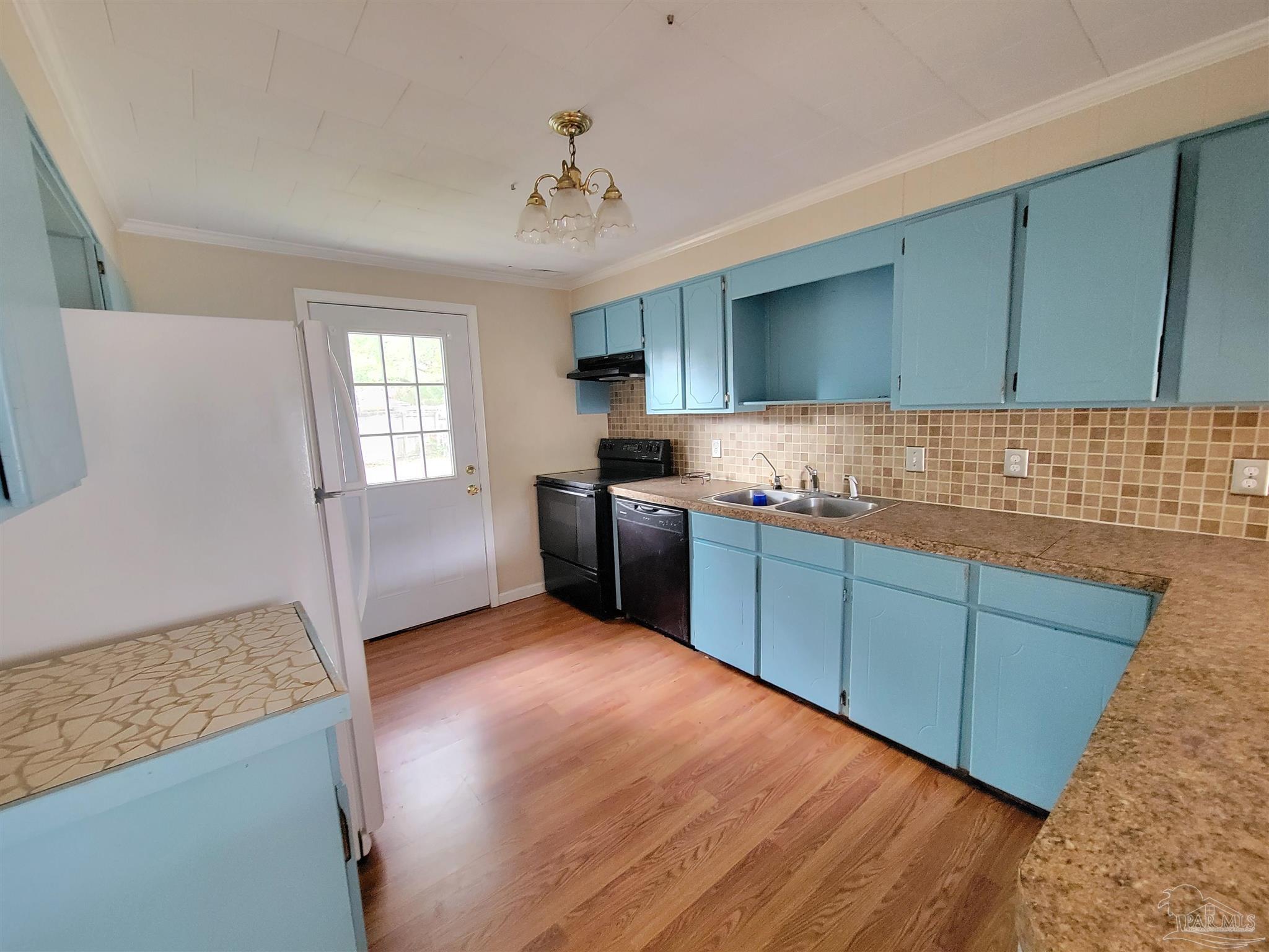 415 Rhoda Street Pensacola, FL 32503 - Photo 4 of 11