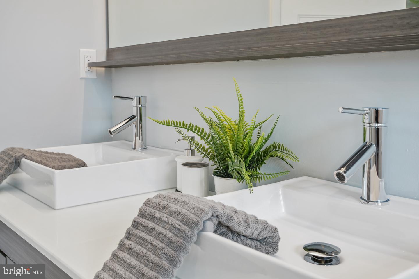 2048 Gerritt Street Philadelphia, PA 19146 - Photo 44 of 57