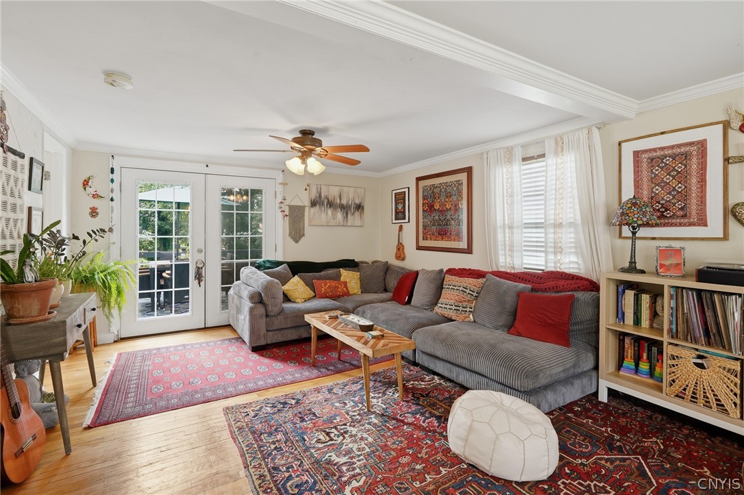 523 South Terry Road Geddes, NY 13219 - Photo 6 of 39 Living Room