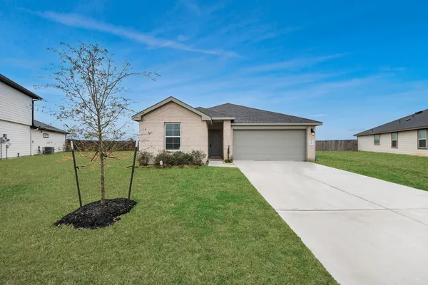 $2,300 | 1310 Bison View Lane, Sealy, TX 77474