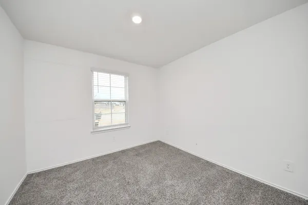 $2,300 | 1310 Bison View Lane, Sealy, TX 77474