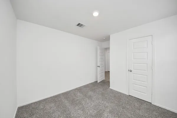 $2,300 | 1310 Bison View Lane, Sealy, TX 77474