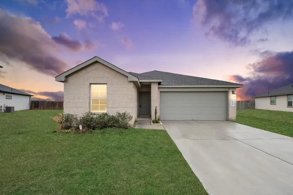 $2,300 | 1310 Bison View Lane, Sealy, TX 77474