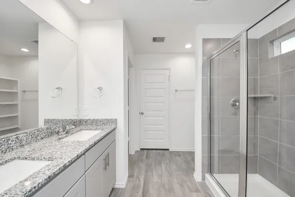 $2,300 | 1310 Bison View Lane, Sealy, TX 77474