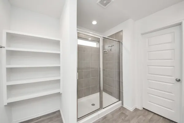 $2,300 | 1310 Bison View Lane, Sealy, TX 77474