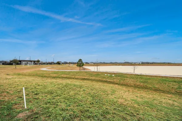 $2,300 | 1310 Bison View Lane, Sealy, TX 77474