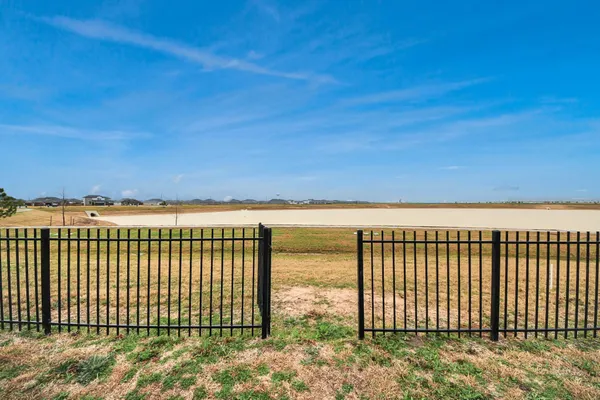 $2,300 | 1310 Bison View Lane, Sealy, TX 77474