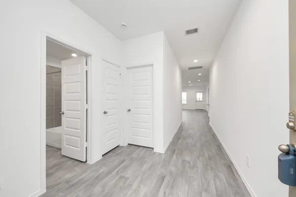 $2,300 | 1310 Bison View Lane, Sealy, TX 77474