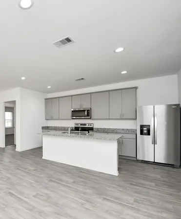 $2,300 | 1310 Bison View Lane, Sealy, TX 77474