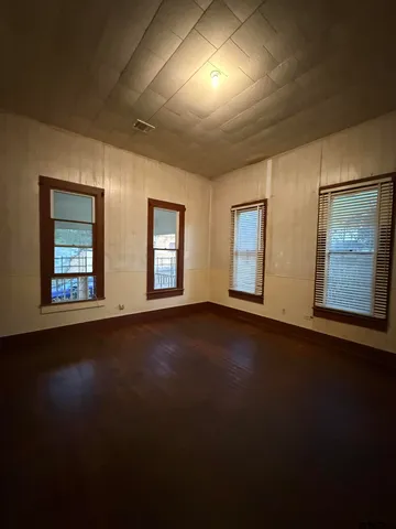 $1,100 | 707 Johnson Street, Palestine, TX 75801