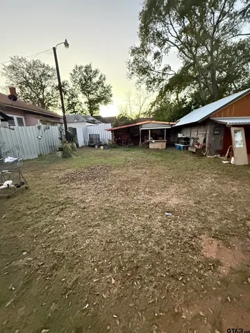 $1,100 | 707 Johnson Street, Palestine, TX 75801