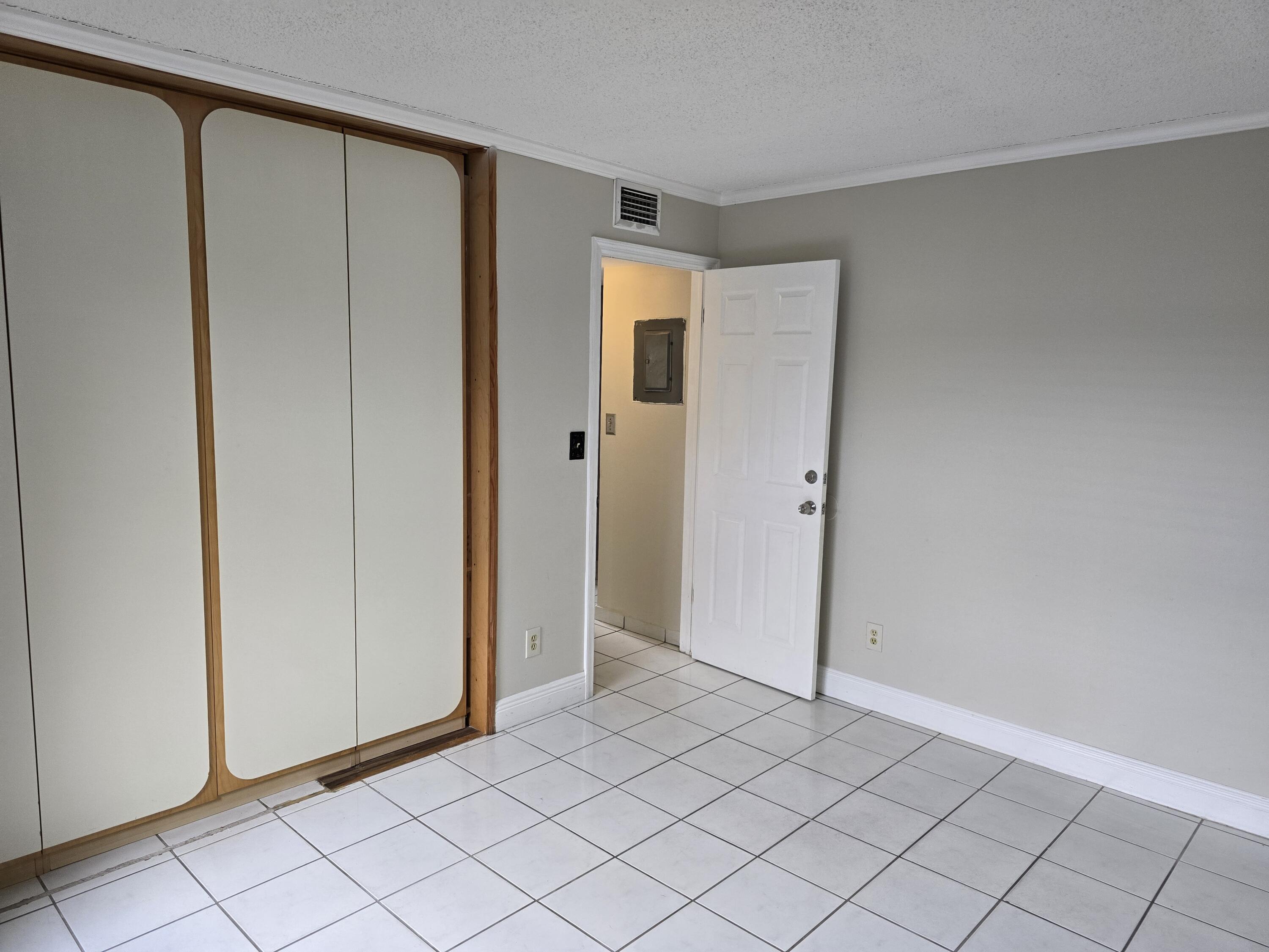 10050 Winding Lake Road, Unit 103 Sunrise, FL 33351 - Photo 9 of 15 20260504_102129