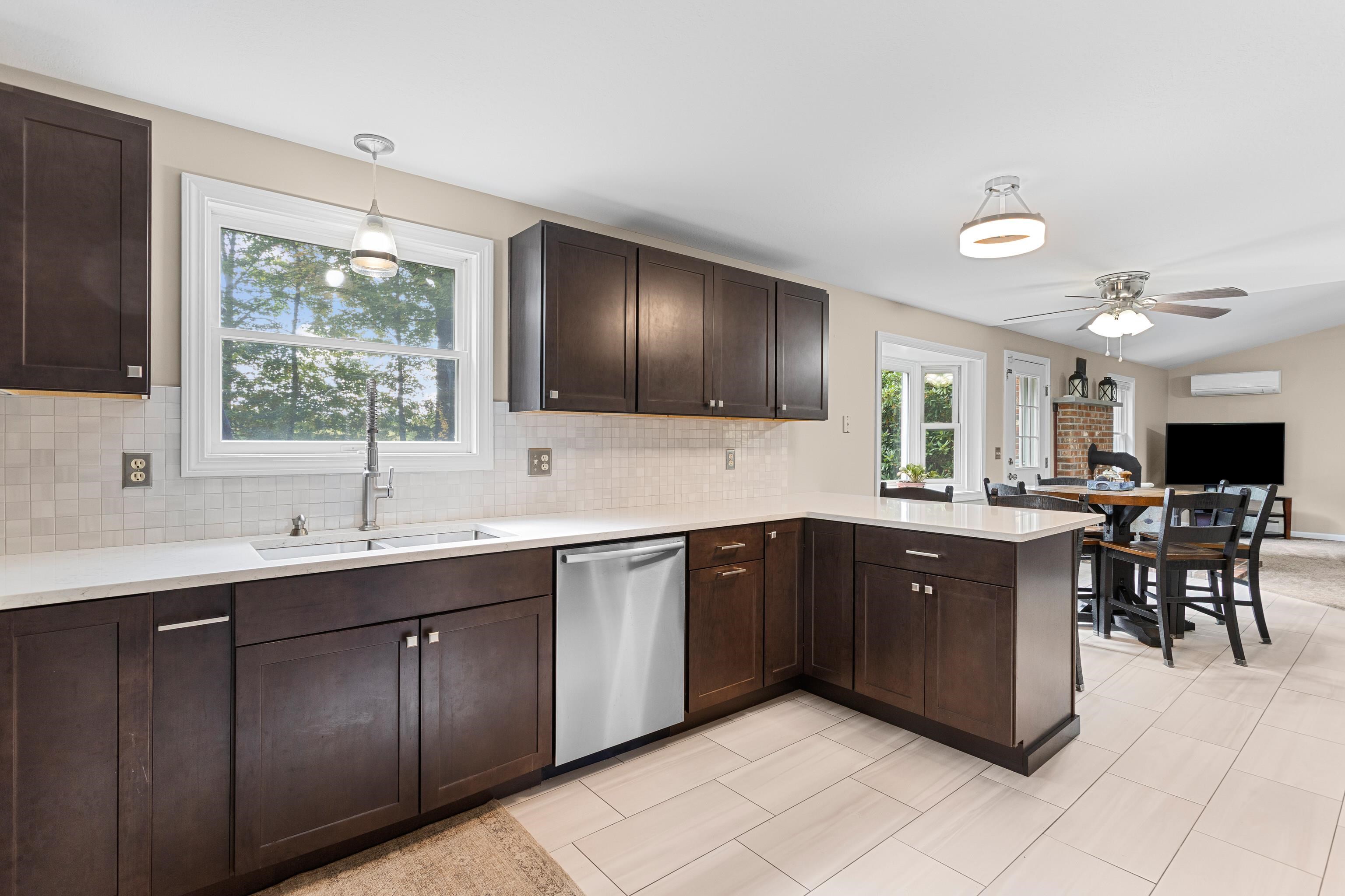 662 Highway 129 Loudon, NH 03307 - Photo 3 of 36