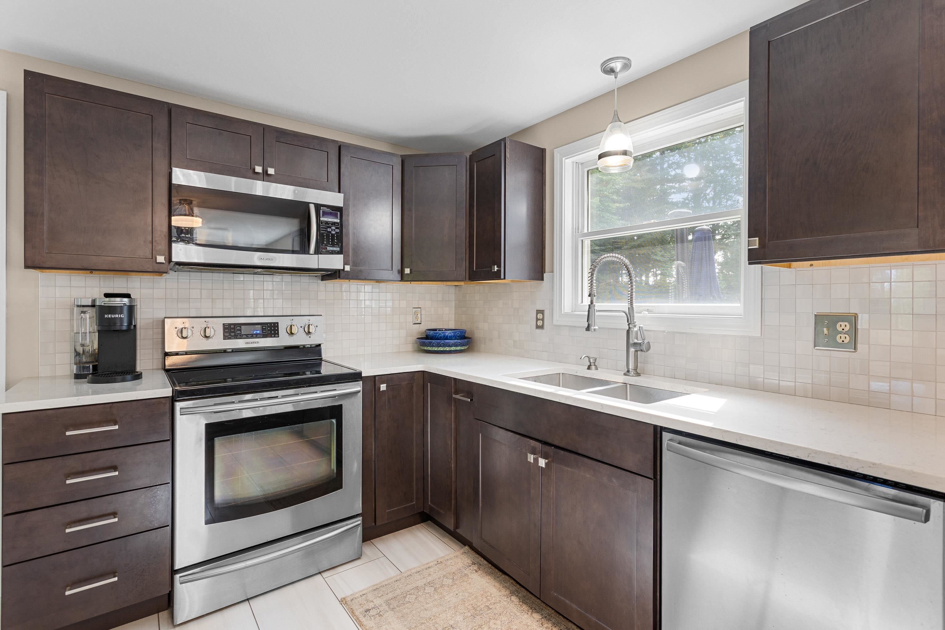 662 Highway 129 Loudon, NH 03307 - Photo 4 of 36