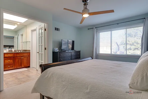 $679,000 | 2420 Cobblewood Drive, Northbrook, IL 60062