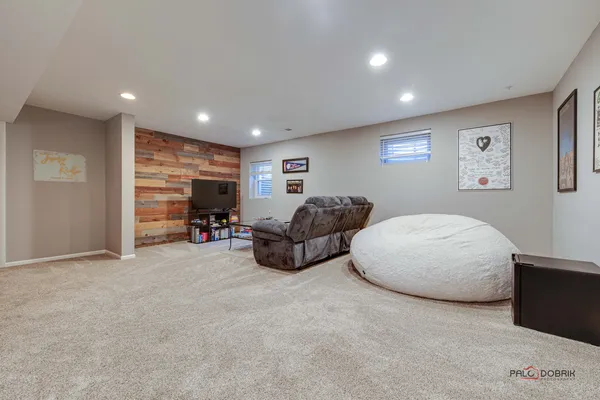 $679,000 | 2420 Cobblewood Drive, Northbrook, IL 60062