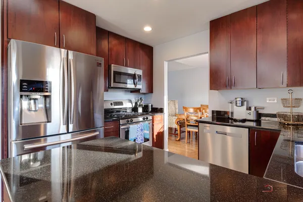 $679,000 | 2420 Cobblewood Drive, Northbrook, IL 60062