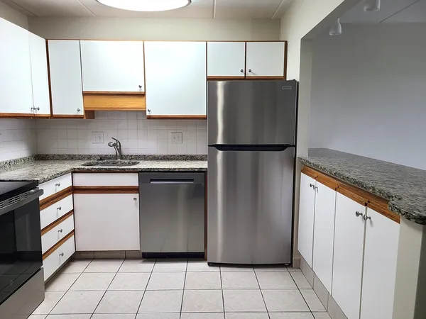 $2,100 | 576 Washington Street, Unit 405, Weymouth, MA 02188