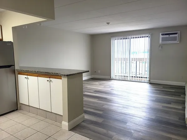 $2,100 | 576 Washington Street, Unit 405, Weymouth, MA 02188