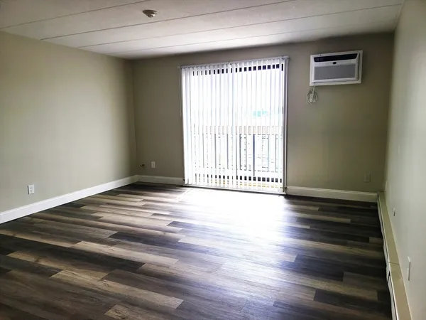 $2,100 | 576 Washington Street, Unit 405, Weymouth, MA 02188