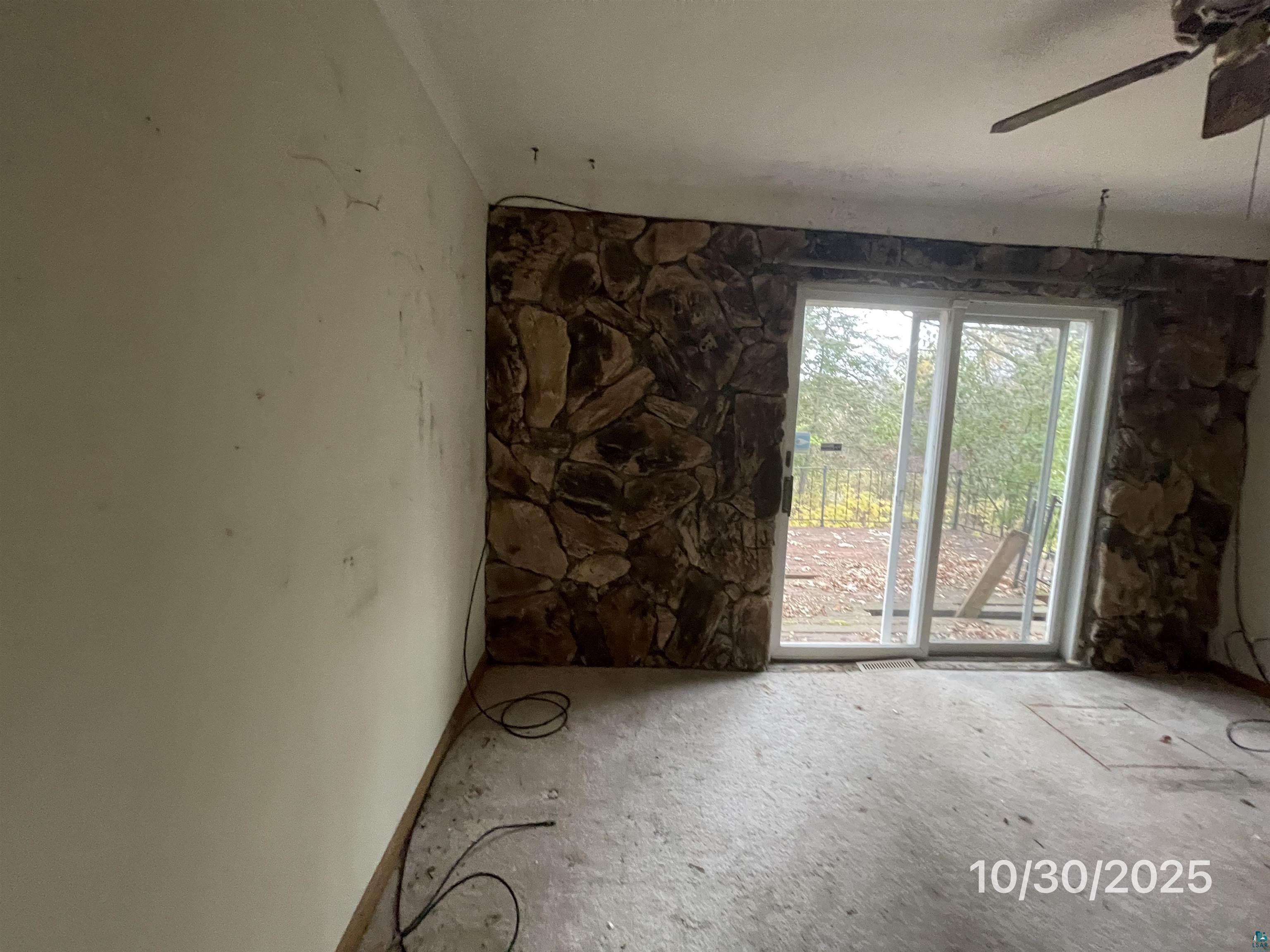 821 West Page Street Duluth, MN 55811 - Photo 18 of 34