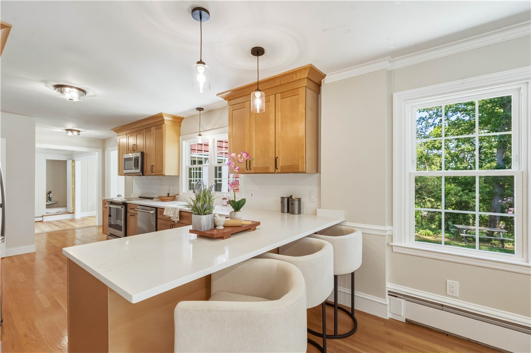 3 Sundale Road Cranston, RI 02921 - Photo 7 of 50