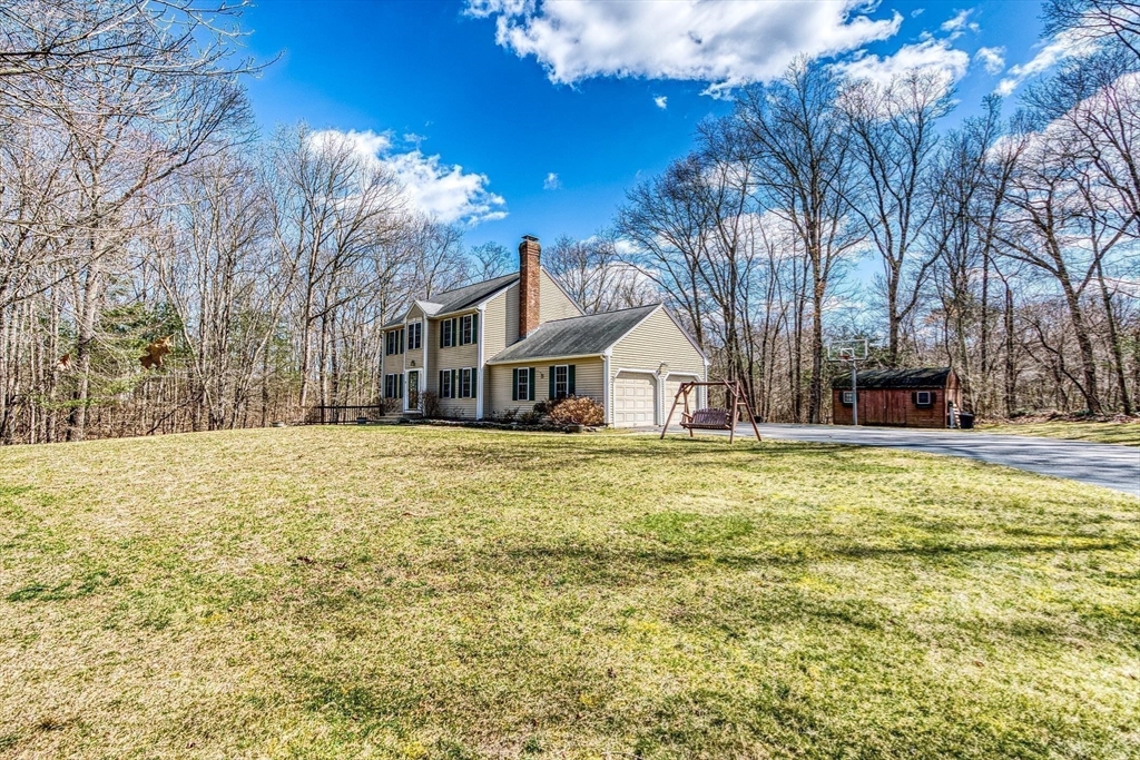 47 Country Road Uxbridge, MA 01569 - Photo 2 of 42 Gallery Image 2
