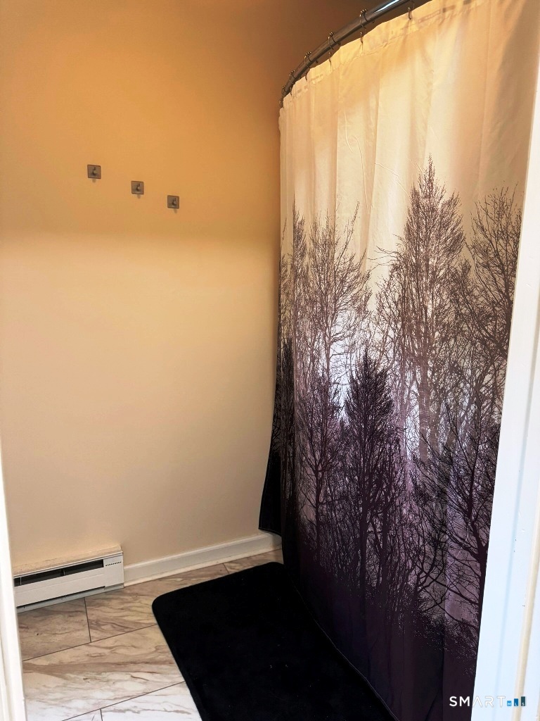 102 Potuccos Ring Road Wolcott, CT 06716 - Photo 20 of 26 Upper level full bath