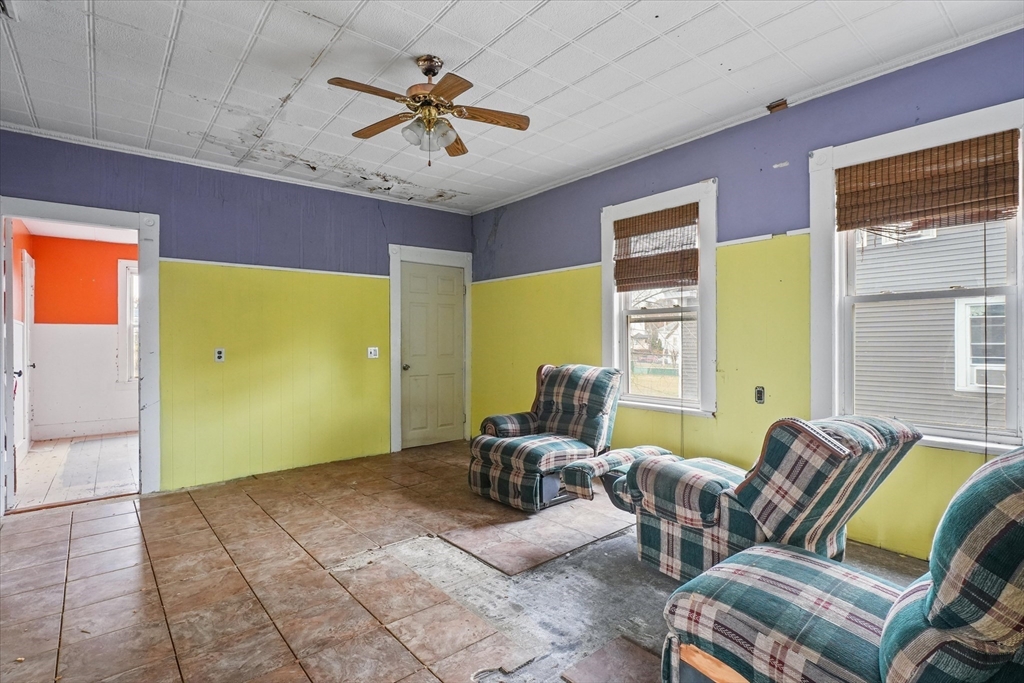5-7 Arlington Terrace Lawrence, MA 01841 - Photo 28 of 39 a living room with furniture