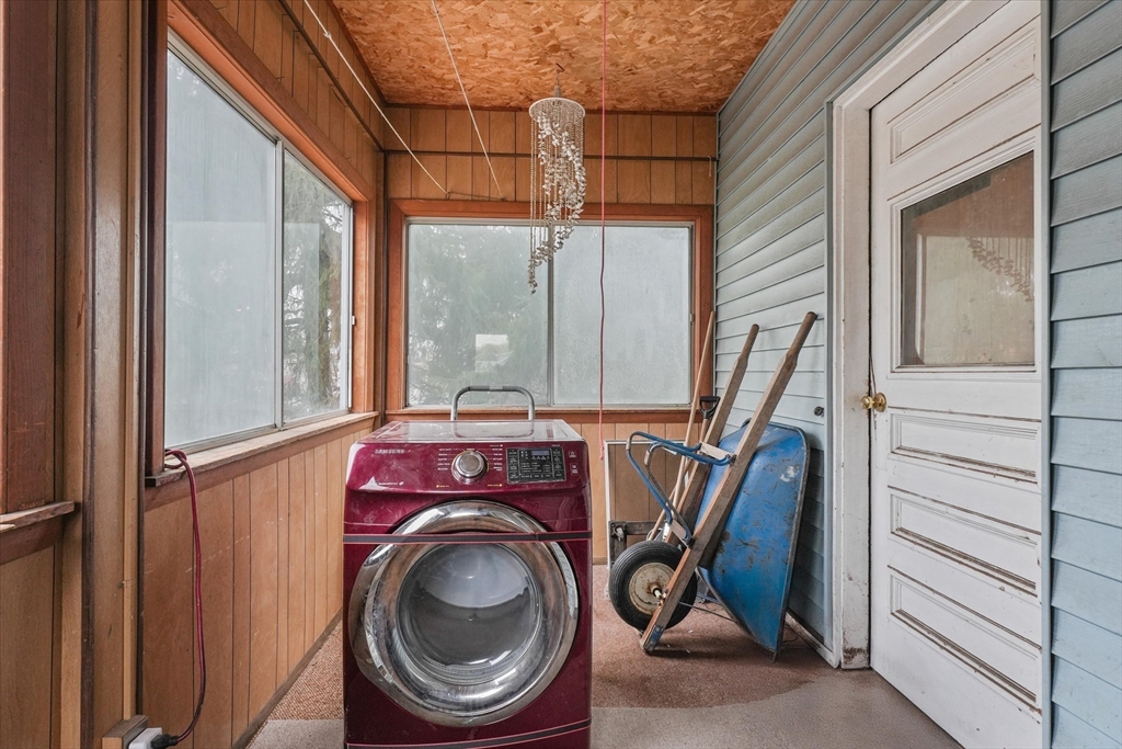 5-7 Arlington Terrace Lawrence, MA 01841 - Photo 8 of 39 a utility room with dryer and washer