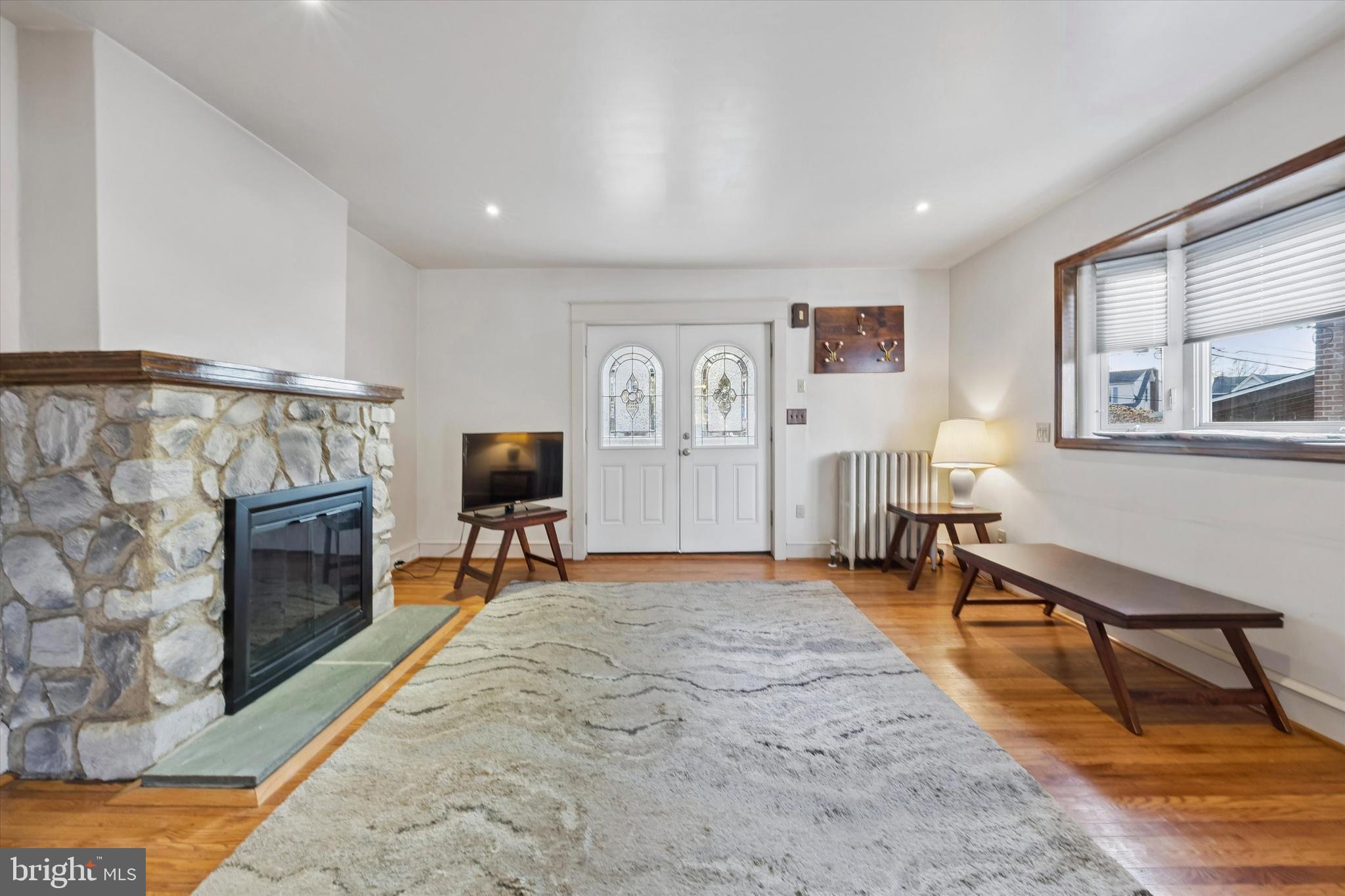 328 Blanchard Road Drexel Hill, PA 19026 - Photo 4 of 27