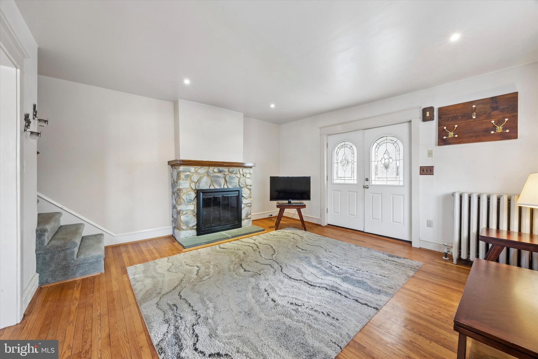 328 Blanchard Road Drexel Hill, PA 19026 - Photo 5 of 27