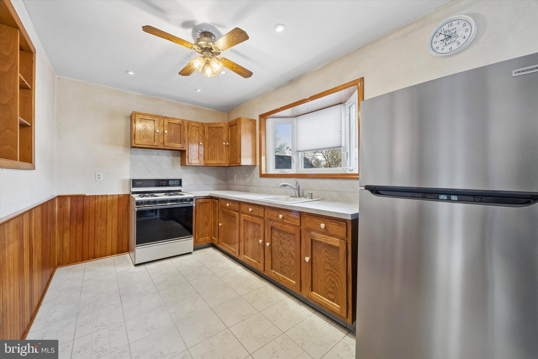 328 Blanchard Road Drexel Hill, PA 19026 - Photo 9 of 27