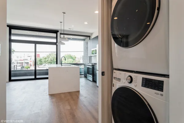 $6,000 | 1775 North Clybourn Avenue, Unit 202, Chicago, IL 60614