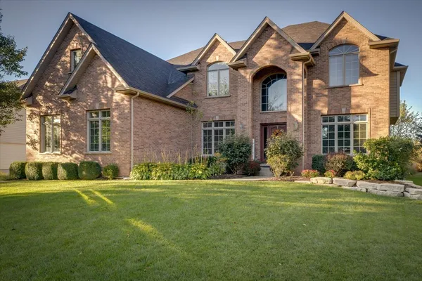 $949,900 | 763 Twin Elms Lane, Batavia, IL 60510