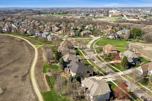 $949,900 | 763 Twin Elms Lane, Batavia, IL 60510