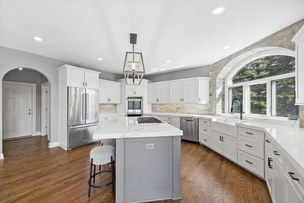 $949,900 | 763 Twin Elms Lane, Batavia, IL 60510